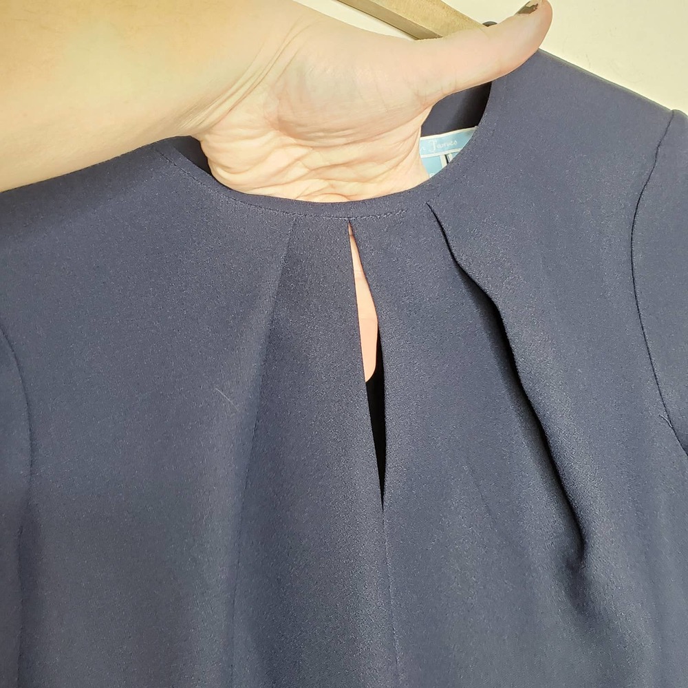 Draper James Navy Nassau Keyhole Shift Dress Flare Sleeves Work Shower, sz 6 - Picture 4 of 7